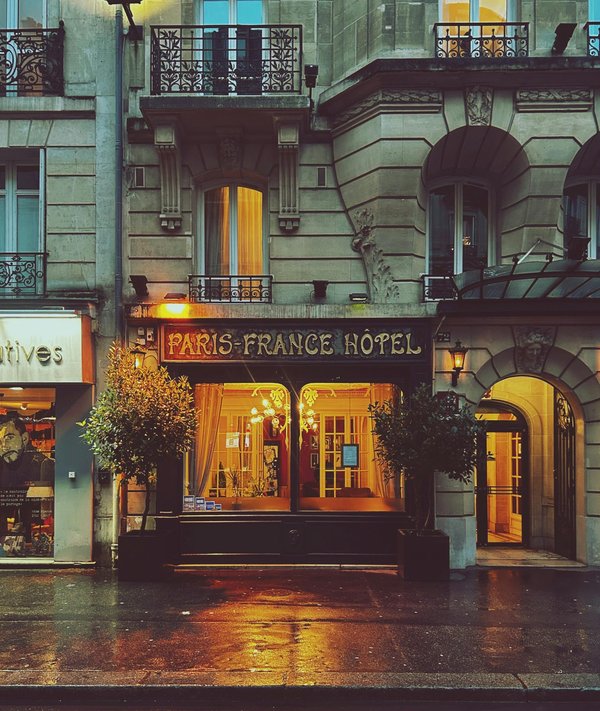 Discover comfort and convenience at a Paris hotel